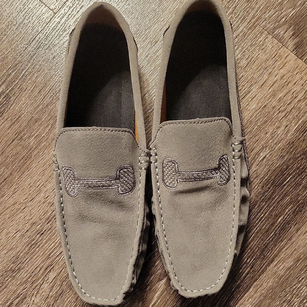 NWOT Elegant Gray Suede Loafers for Womens